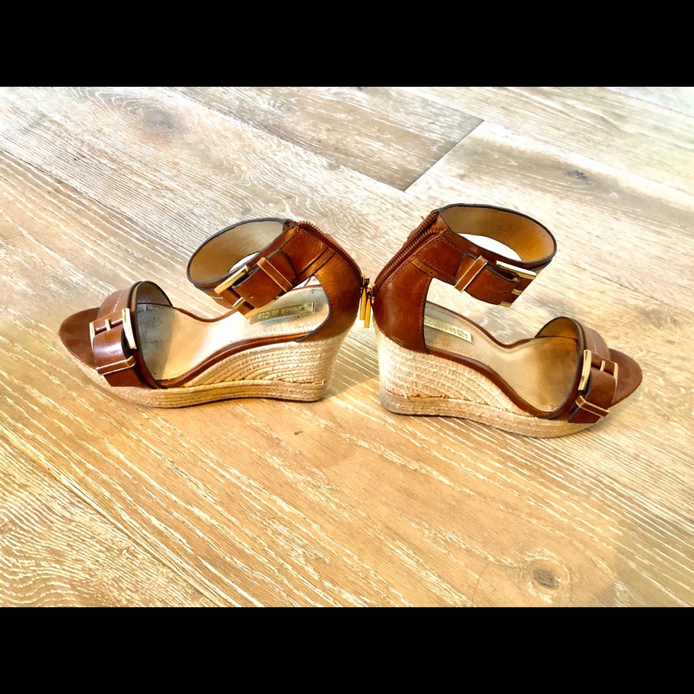 Stylish “Louise et Cie” Sz 7.5 wedge sandals - Picture 5 of 7